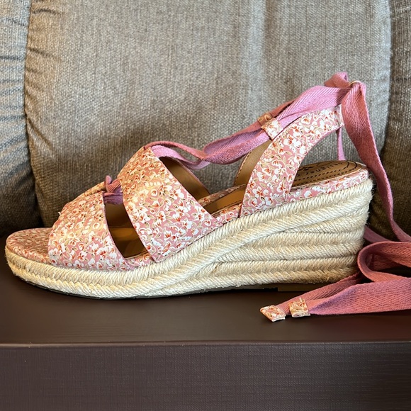 Patricia Nash Sandals - Picture 5 of 15